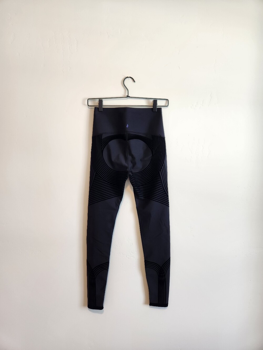 Fanka Body Sculpt Reversible Leggings Black Size Small - Picture 3 of 6